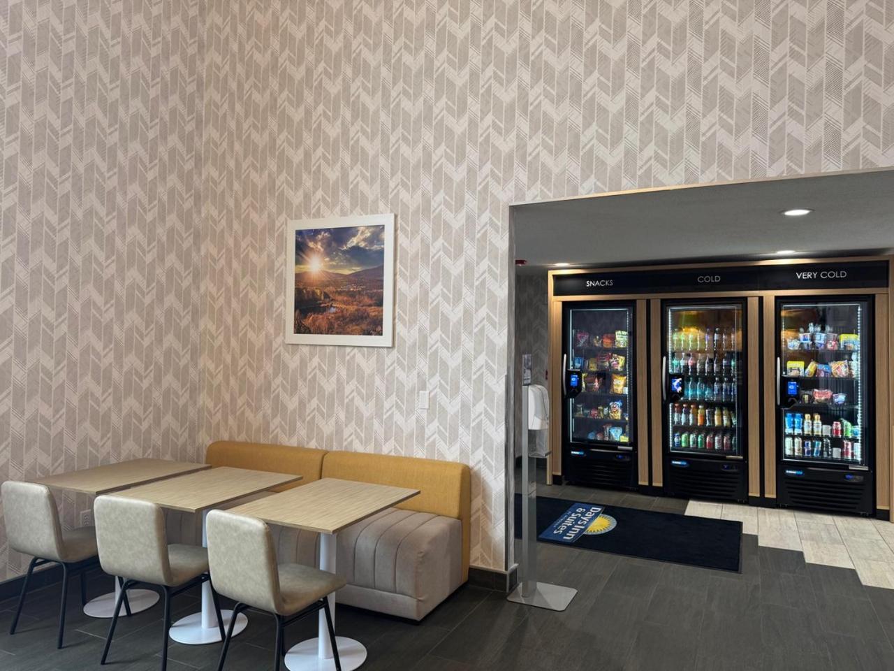 Days Inn & Suites By Wyndham Wausau Eksteriør bilde