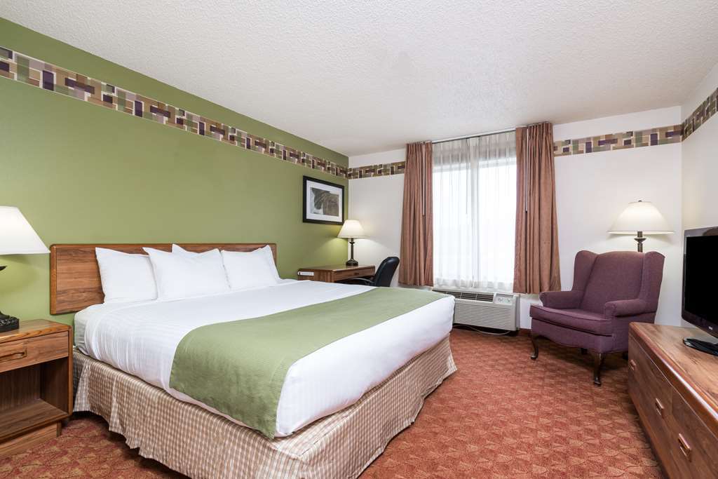 Days Inn & Suites By Wyndham Wausau Rom bilde